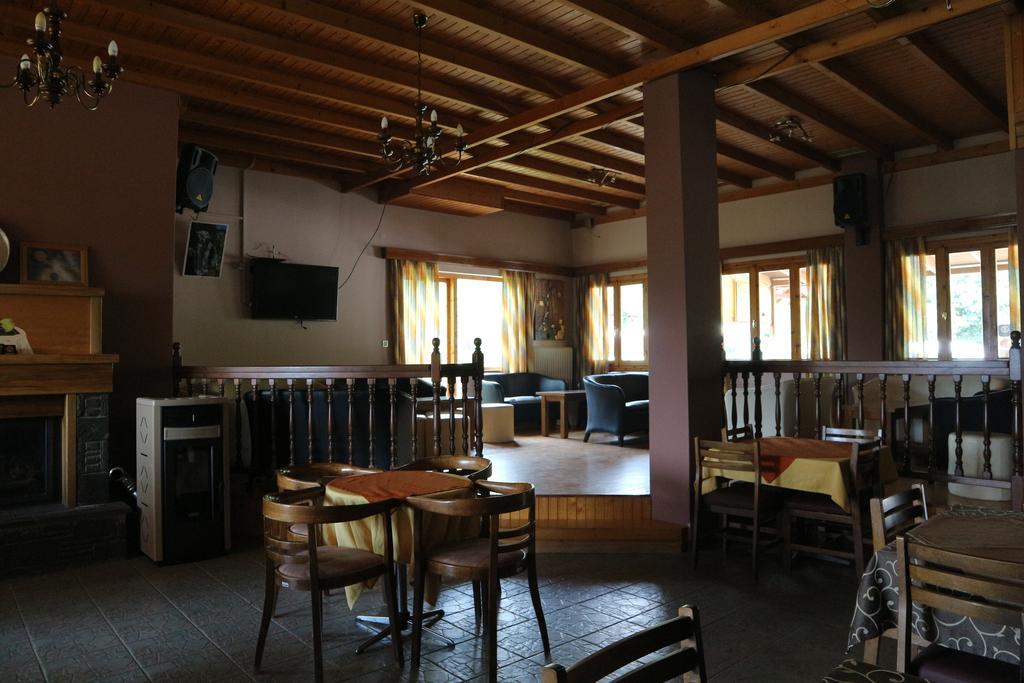 Hotel Elatofilito Athamanio Exterior photo